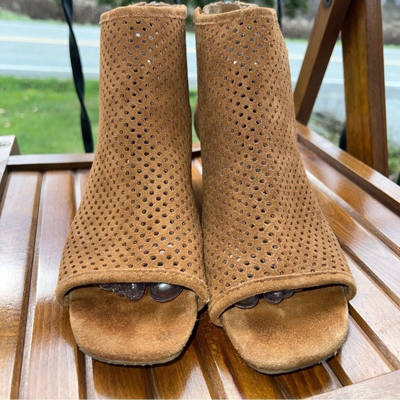 NYDJ Women's Gabbe Suede Peep Toe Heel Bootie Rust Size 10M - Picture 3 of 11